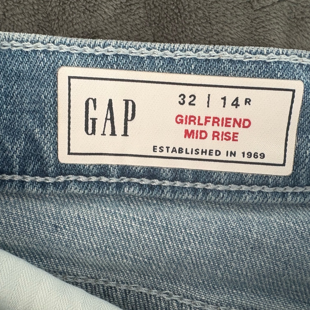 GAP Blue Denim Girlfriend Jeans - Picture 2 of 3